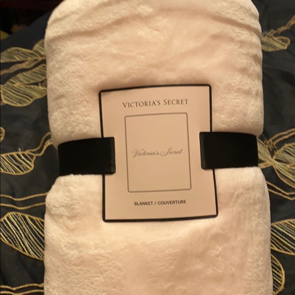 Brand new Victoria’s Secret Blanket